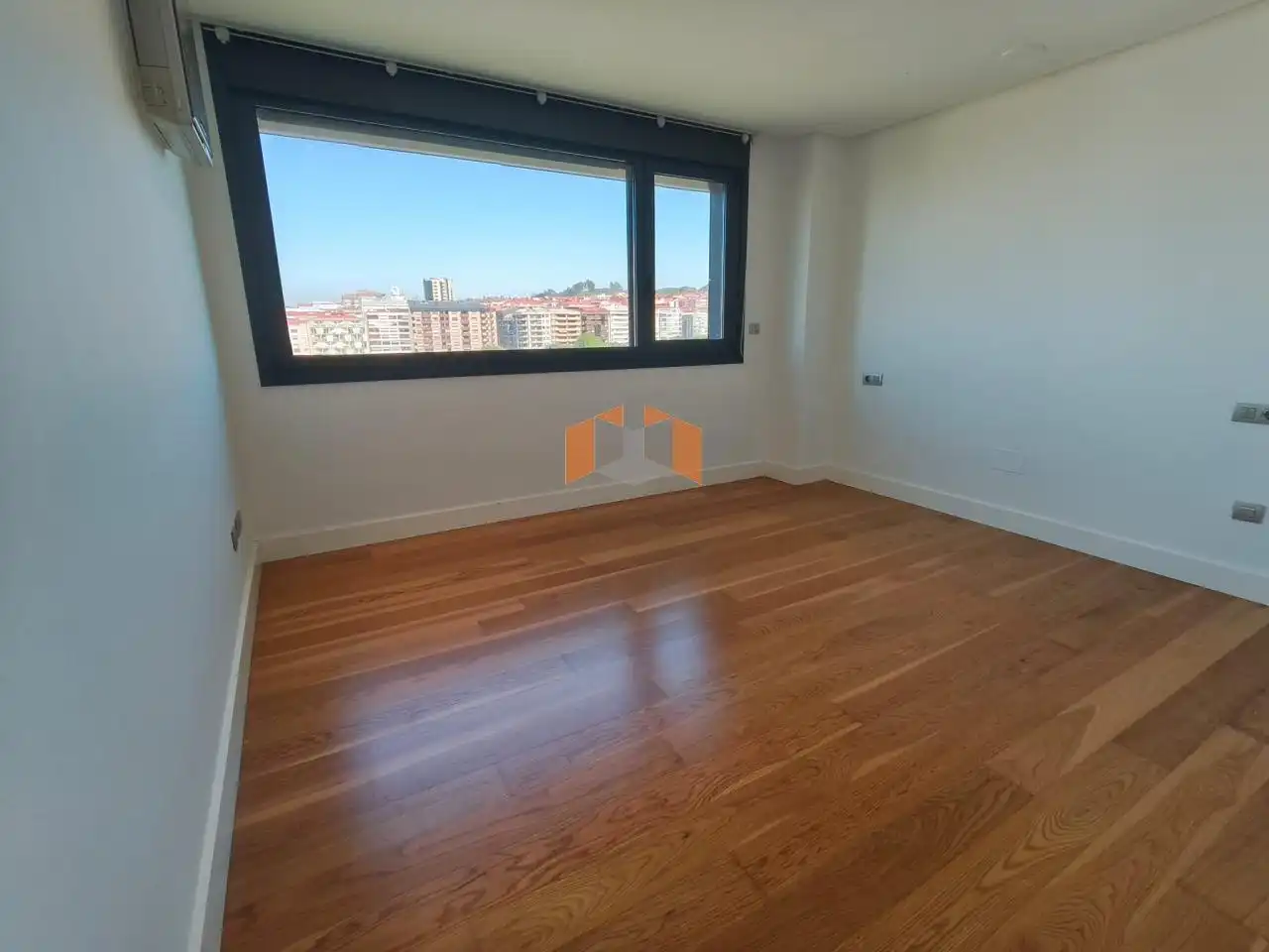 Habitación de Ático en venta en Vigo  con Aire acondicionado, Calefacción y Terraza