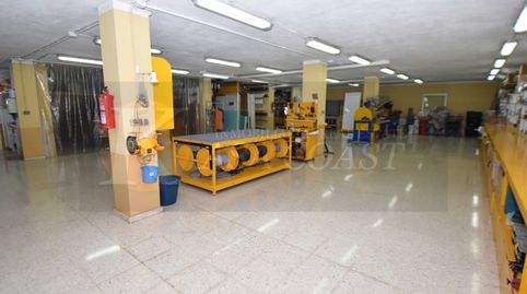 Local comercial en venta en Las Lagunas, Mijas Costa  Ideal para negocios industriales o logísticos