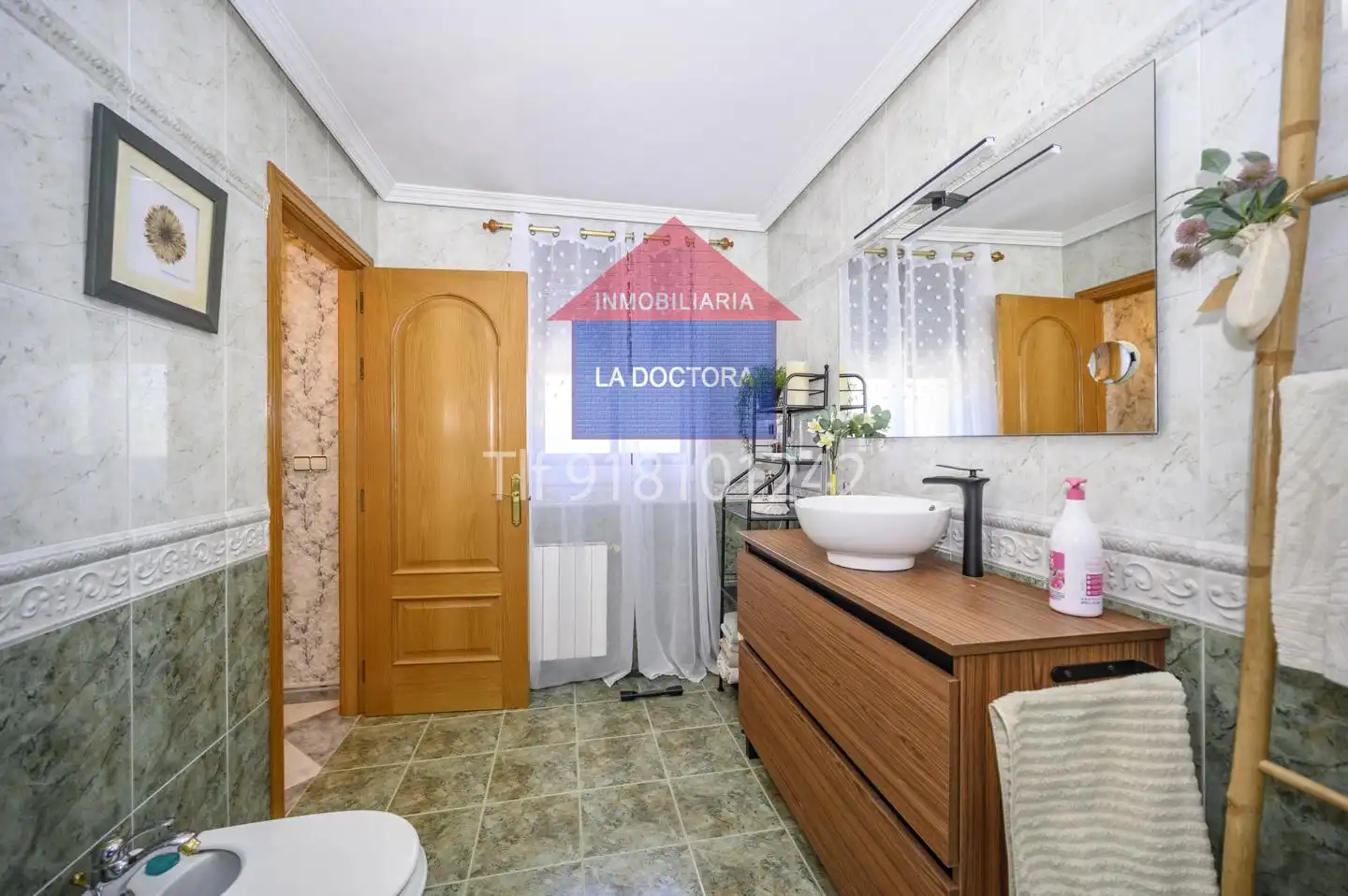 Baño de Casa o chalet en venta en Escalona con Calefacción, Terraza y Piscina