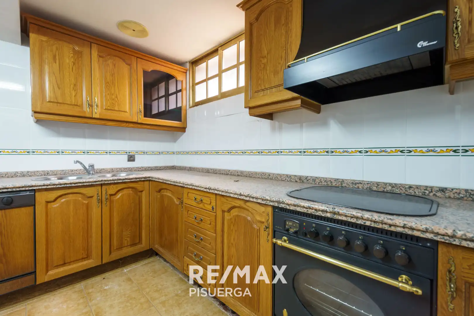 Chalet con jardín en venta en Calle Castilla y León 1, imagen 82