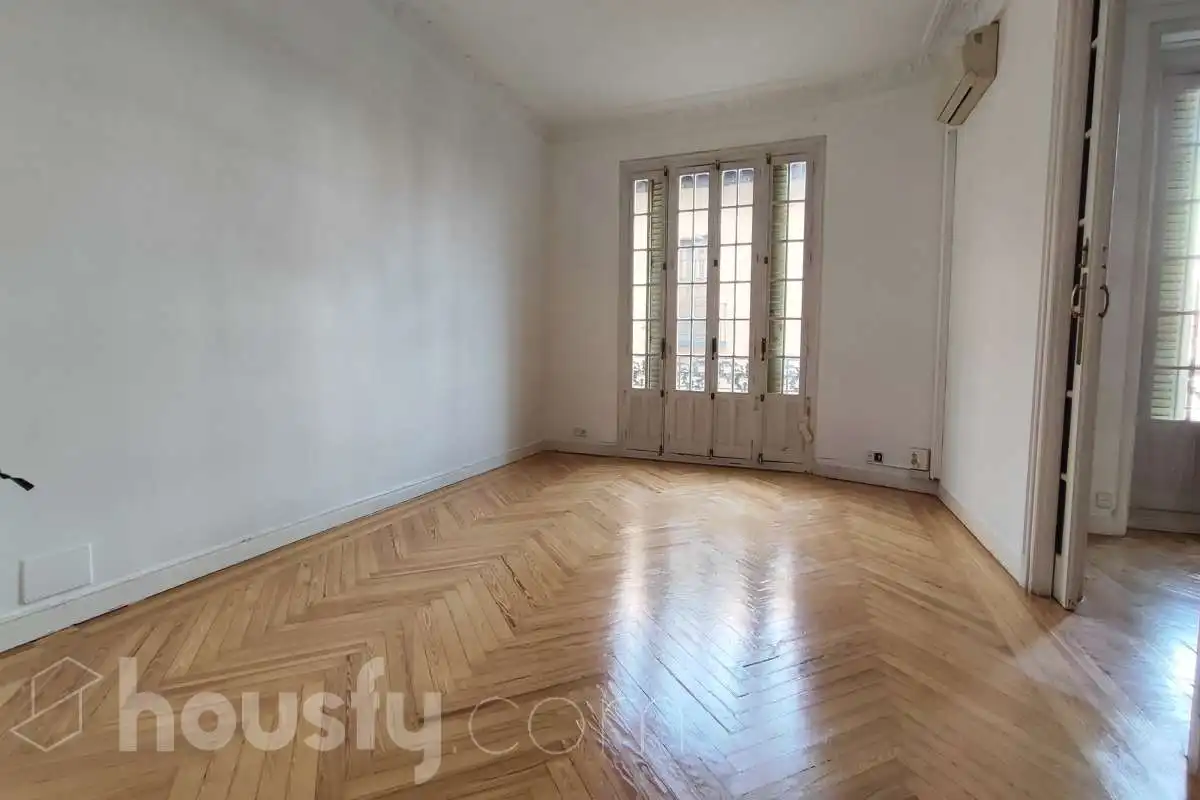 Habitación de Local de alquiler en Madrid