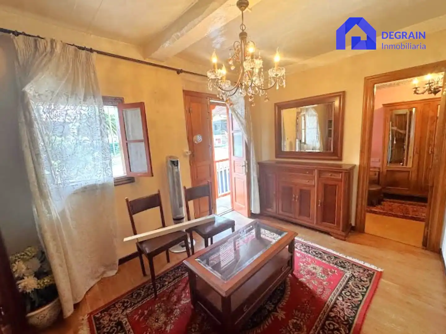 Wohnzimmer von Einfamilien-Reihenhaus zum Verkauf in Oviedo  mit Privatgarten und Terrasse