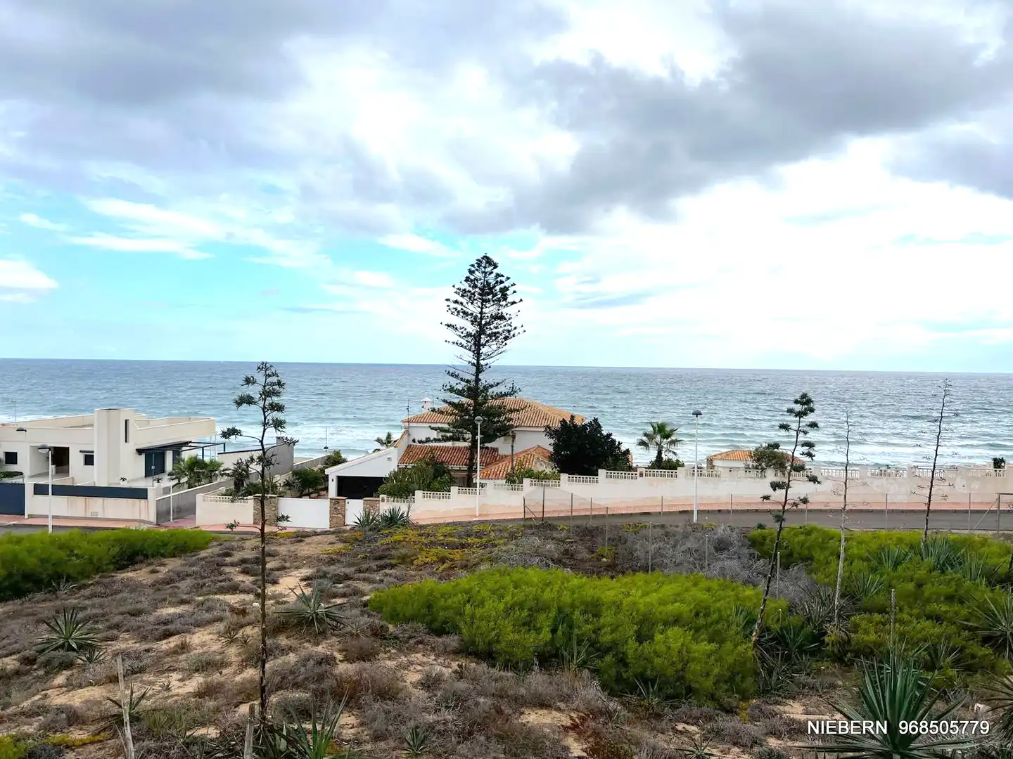 Außenansicht von Wohnung zum Verkauf in La Manga del Mar Menor mit Klimaanlage, Parkett und Terrasse
