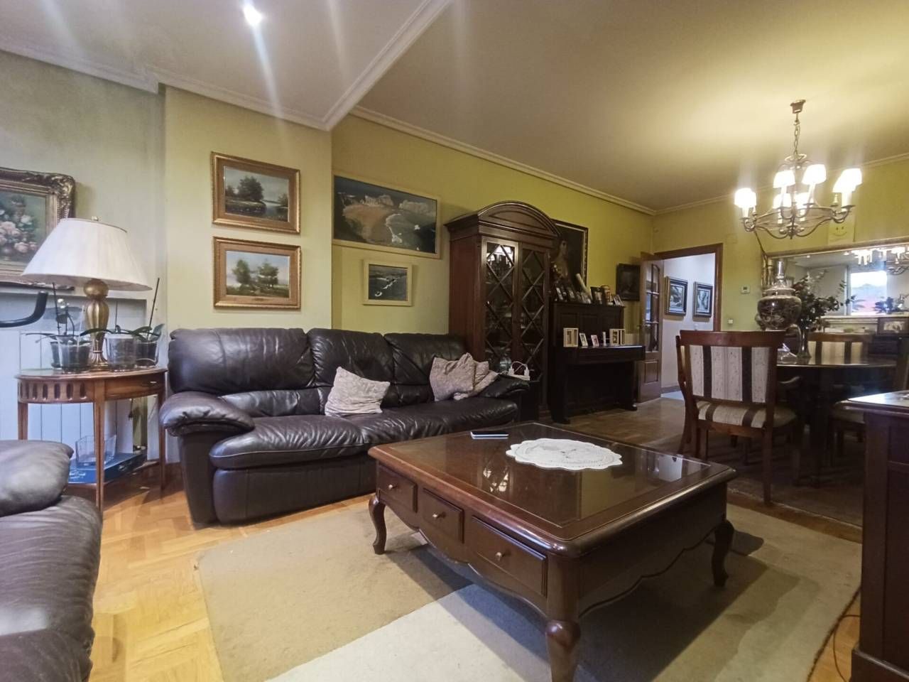 Living room of Single-family semi-detached for sale in Burgos Capital  with Heating, Private garden and Parquet flooring