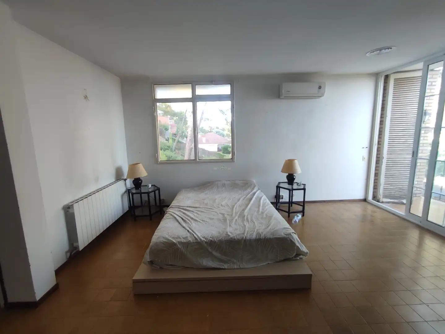 Dormitori de Casa o xalet en venda en Pallejà amb Aire condicionat, Calefacció i Jardí privat