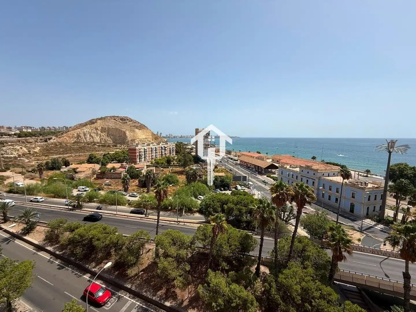 Vista exterior de Àtic en venda en Alicante / Alacant amb Aire condicionat, Terrassa i Moblat
