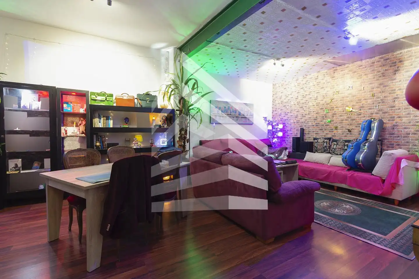 Sala d'estar de Pis en venda en Barcelona amb Aire condicionat, Terrassa i Moblat