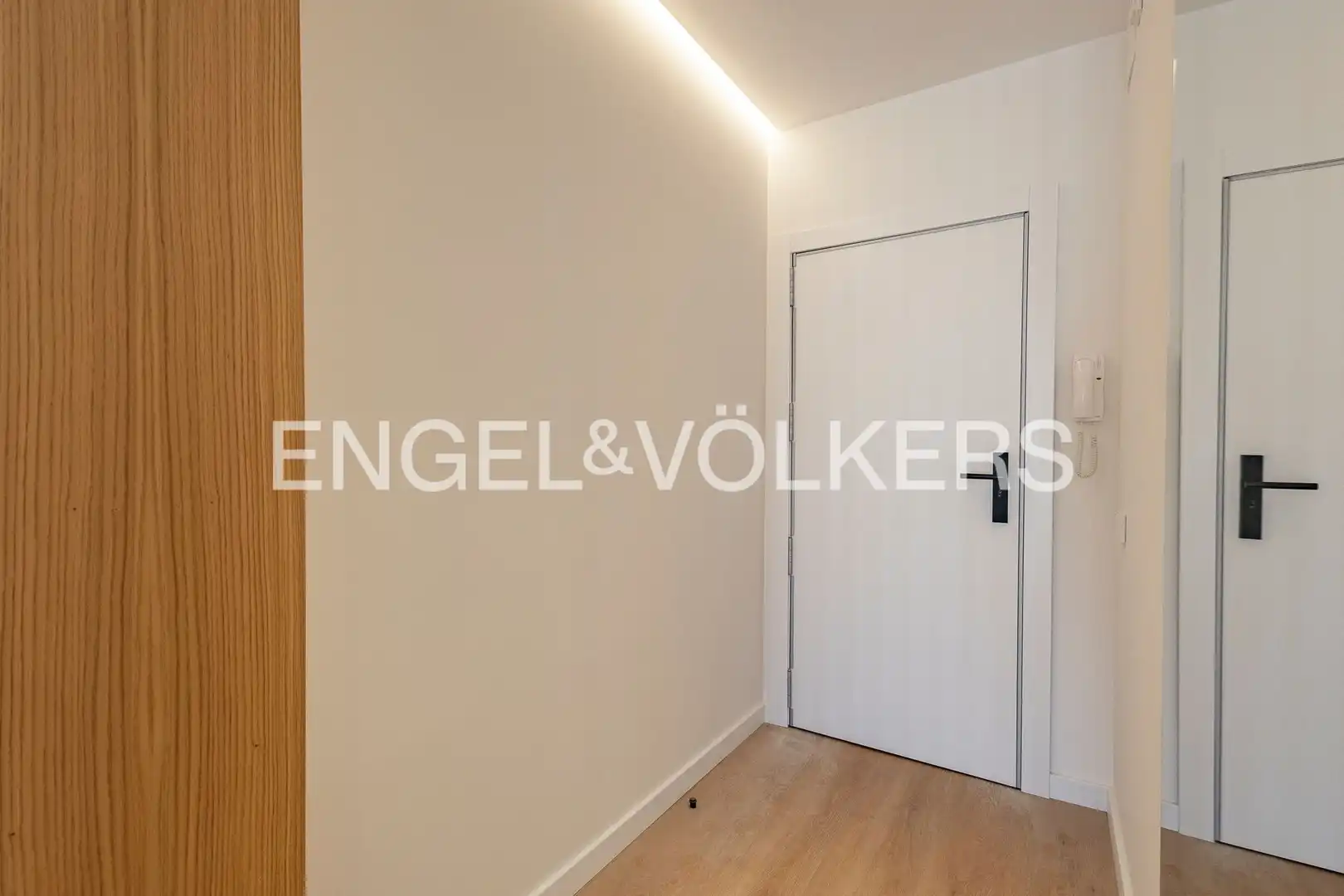 Flat for sale in Barcelona  with Air Conditioner, Heating and Parquet flooring