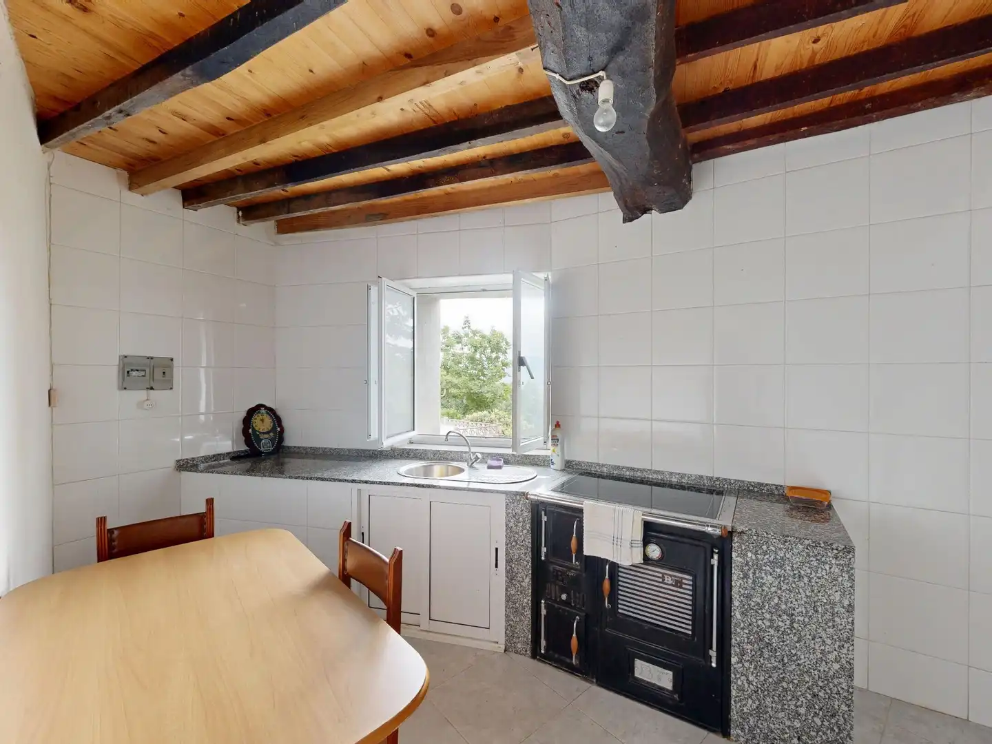 Kitchen of Houses for sale in O Valadouro    with Storage room