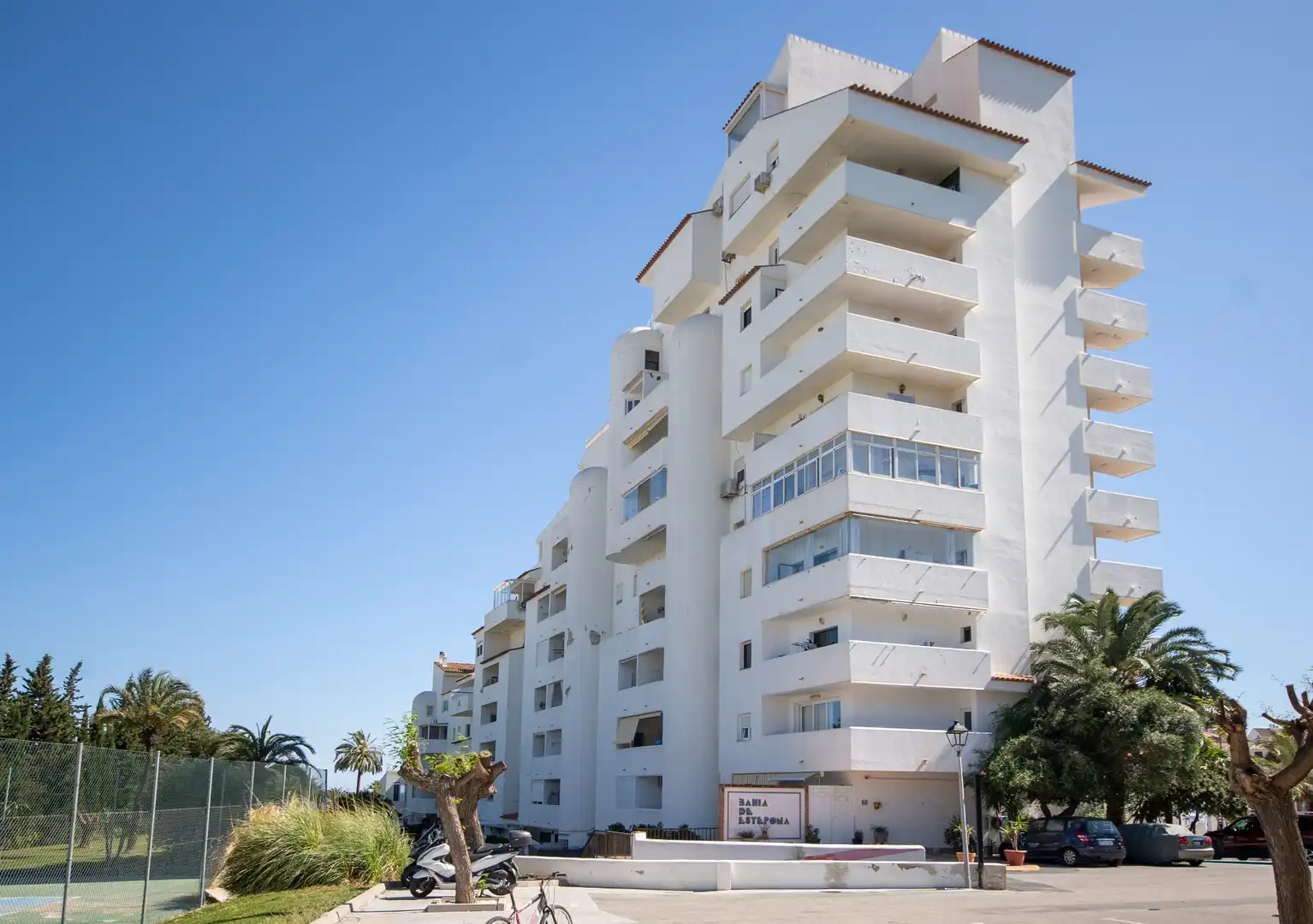 Vista exterior de Pis en venda en Estepona amb Aire condicionat, Calefacció i Terrassa
