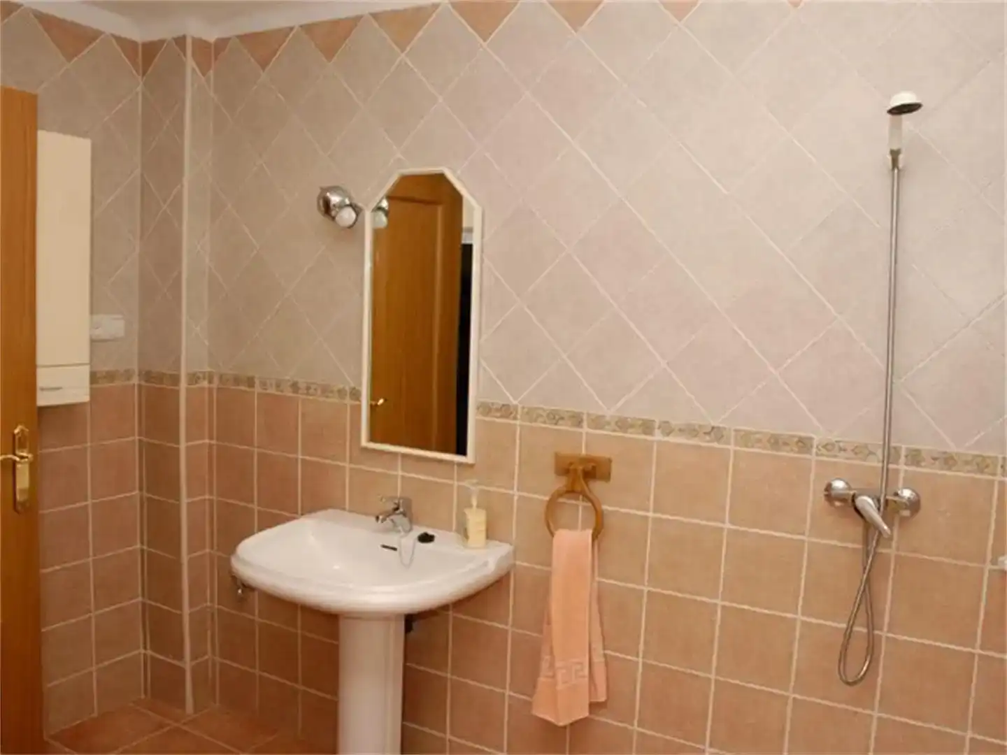 Badezimmer von Wohnung zum Verkauf in Santa Fe, Granada