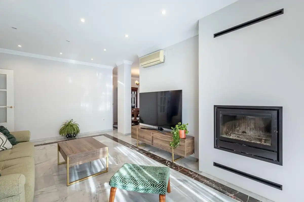 Sala de estar de Casa adosada en venta en Motril con Terraza y Alarma