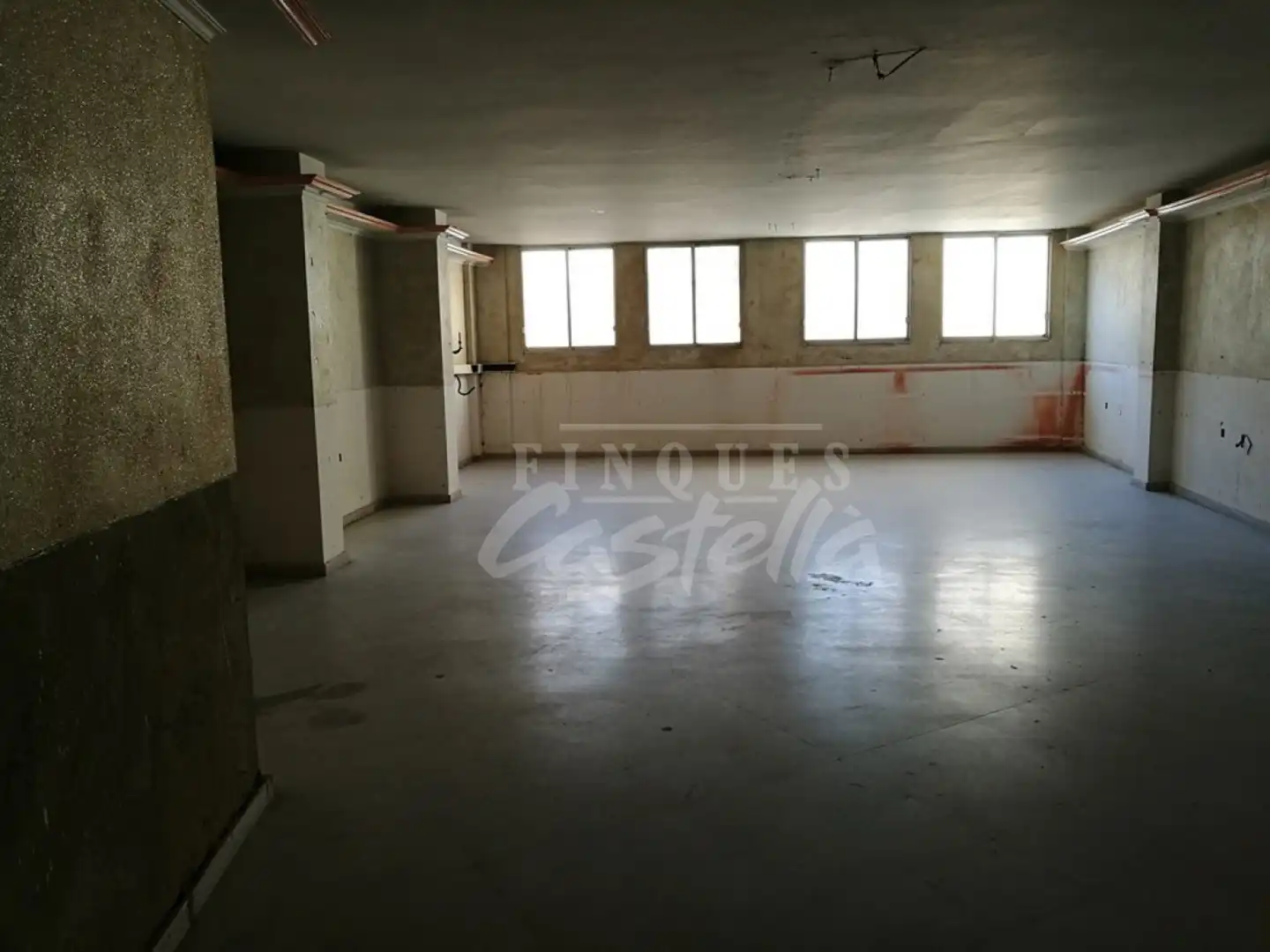 Local comercial de lloguer a Eixample