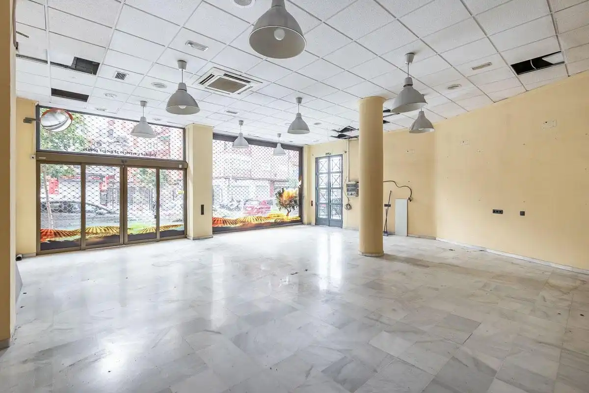 Local en venta en Granada con Aire acondicionado