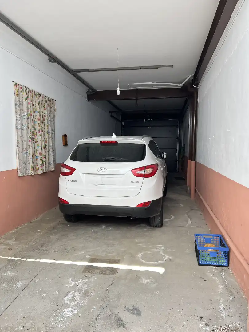 Parkplatz von Haus oder Chalet zum Verkauf in Herencia mit Klimaanlage, Heizung und Möbliert