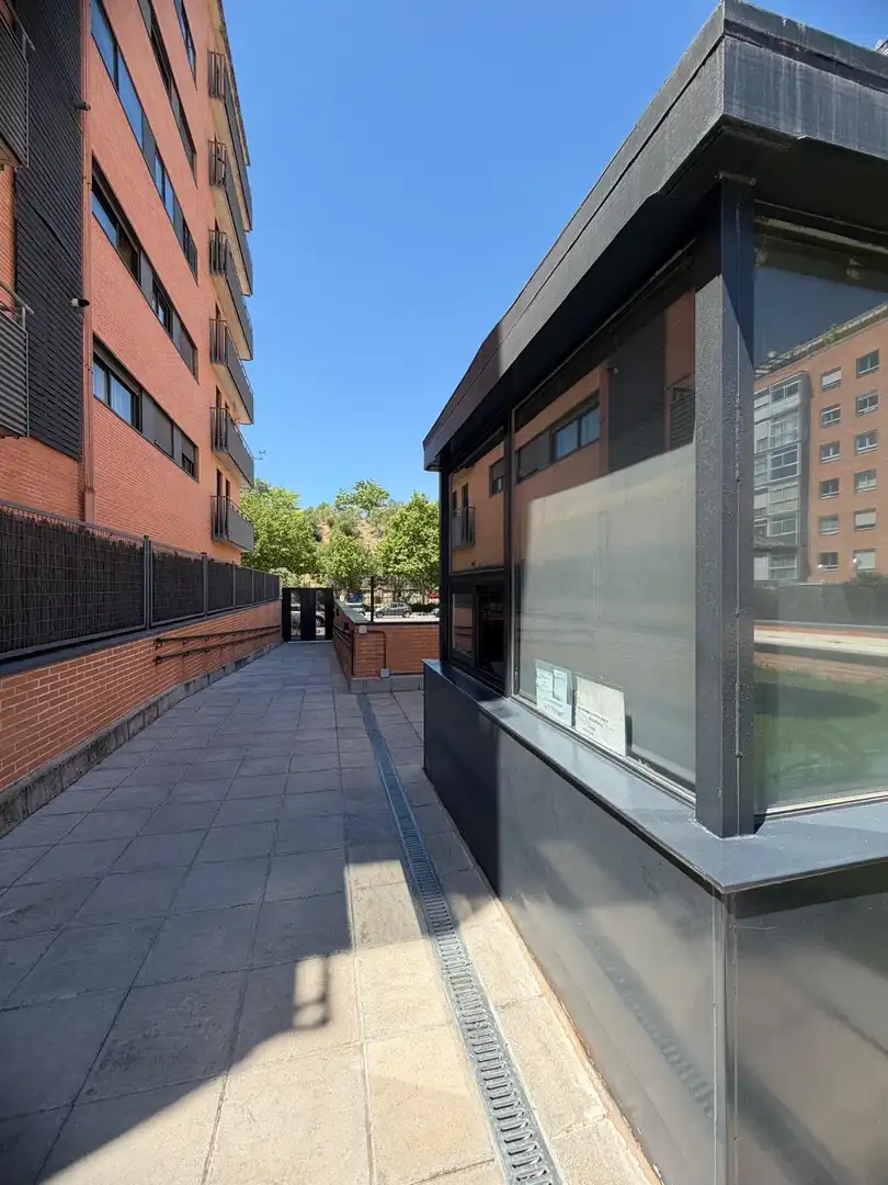 Vista exterior de Piso en venta en Madrid con Aire acondicionado, Calefacción y Trastero