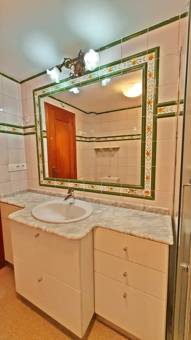 Baño de Apartamento de alquiler en Miramar con Aire acondicionado, Terraza y Amueblado