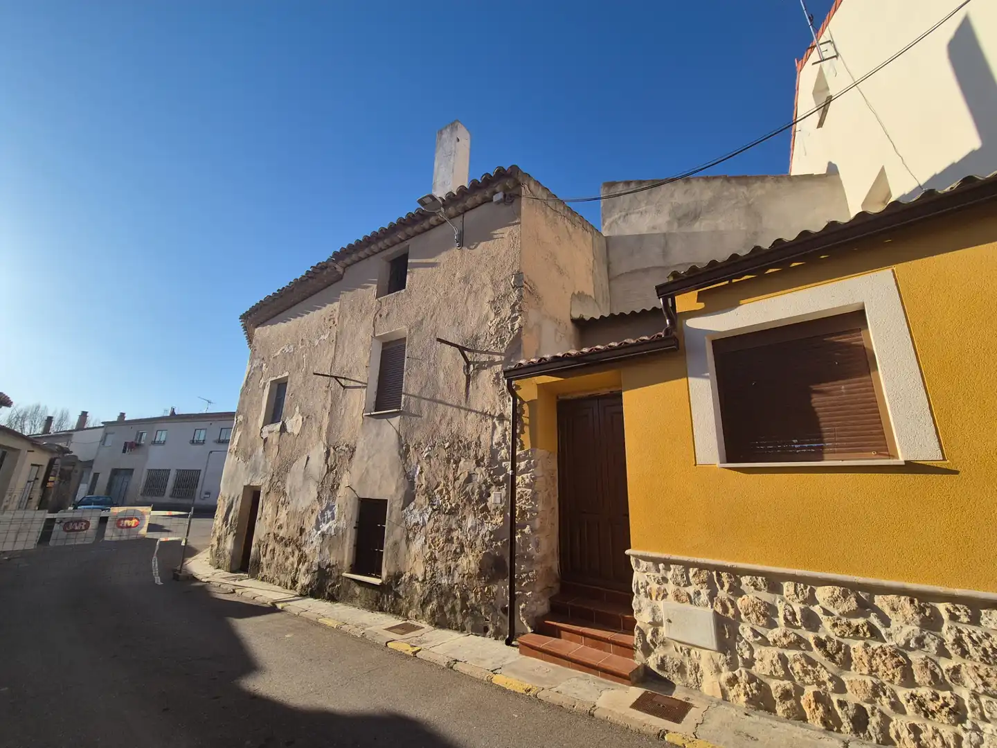 Exterior view of Houses for sale in Baltanás  with Storage room
