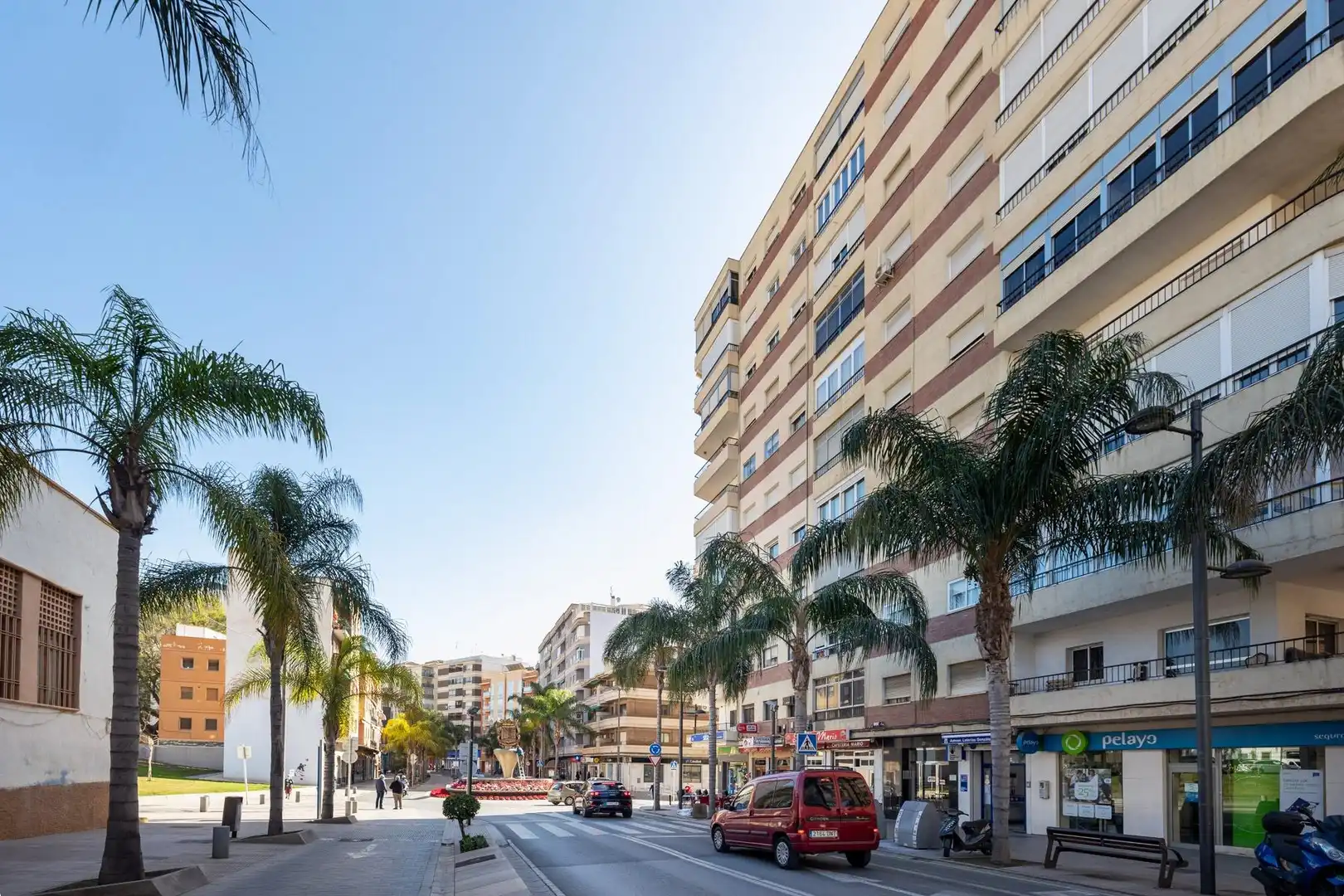 Vista exterior de Pis en venda en Motril amb Calefacció, Terrassa i Balcó