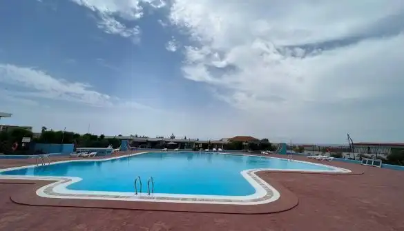 Piscina de Apartamento en venta en Antigua