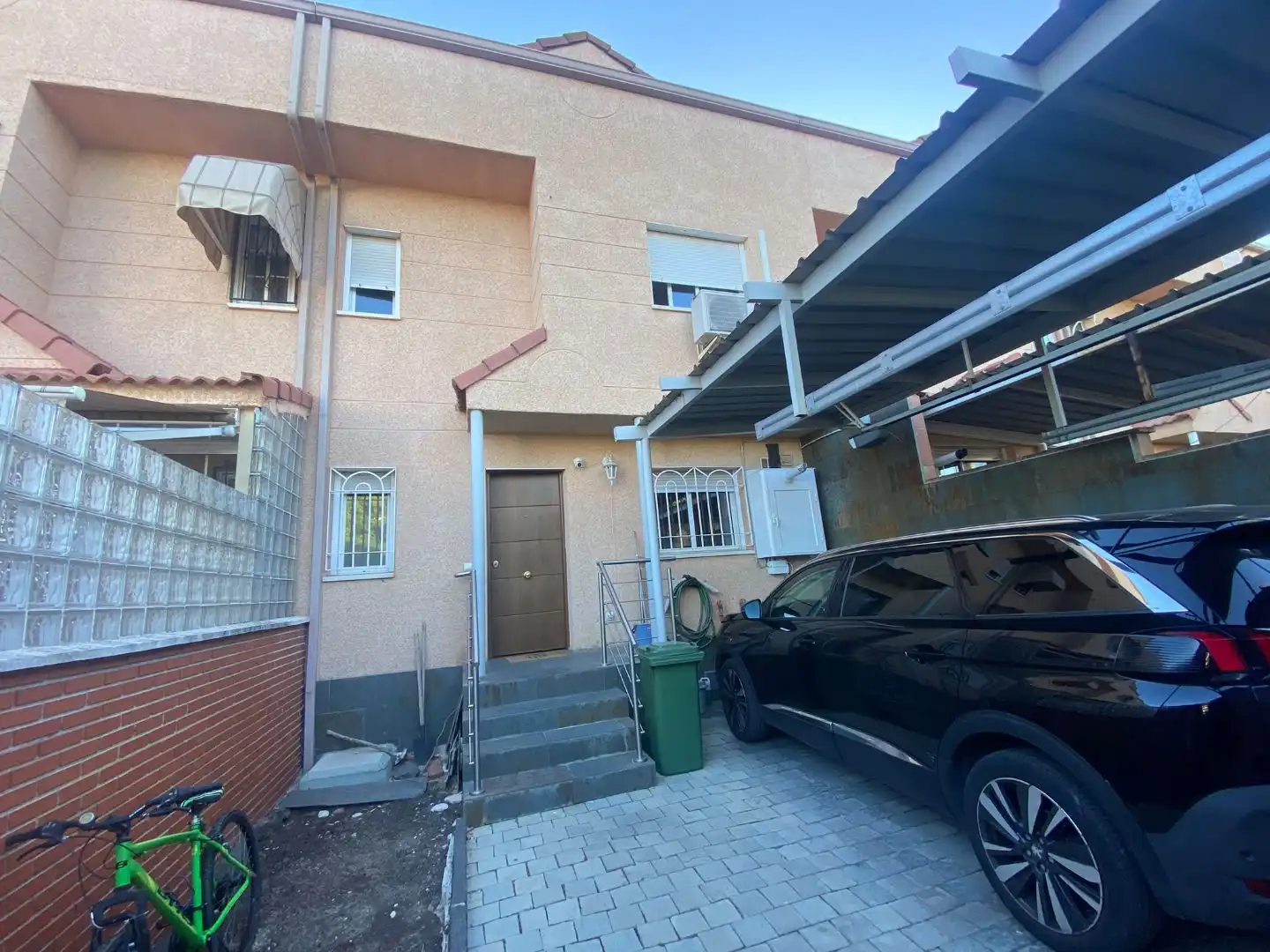 Exterior view of Houses for sale in Casco Histórico
