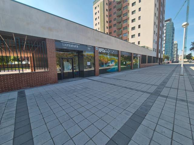 Local comercial en Venta en Arco De Ladrillo, 72 en Ciudad de la Comunicación - Arco Ladrillo