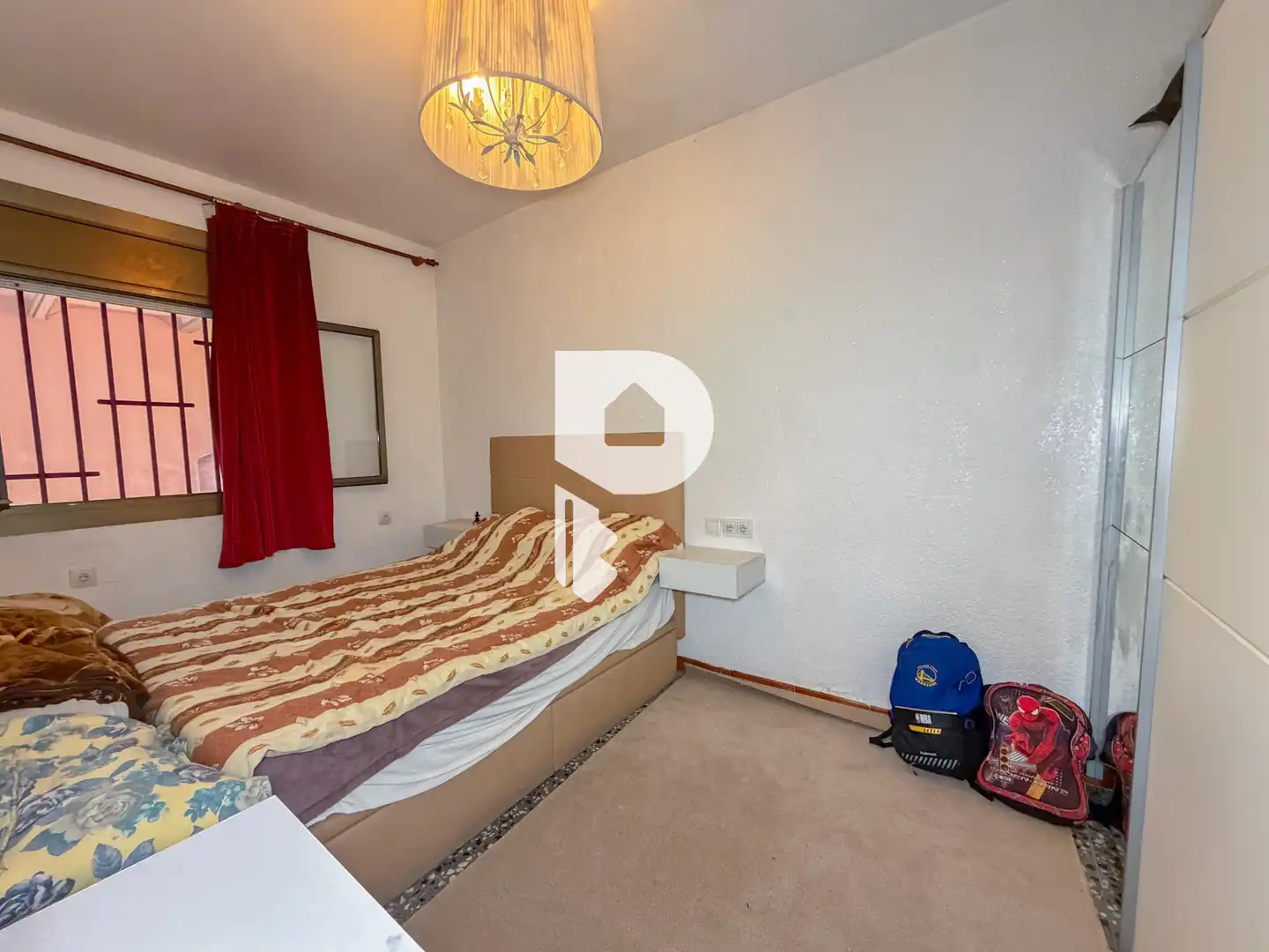 Schlafzimmer von Haus oder Chalet zum Verkauf in Sant Vicenç Dels Horts mit Terrasse, Abstellraum und Fernseher