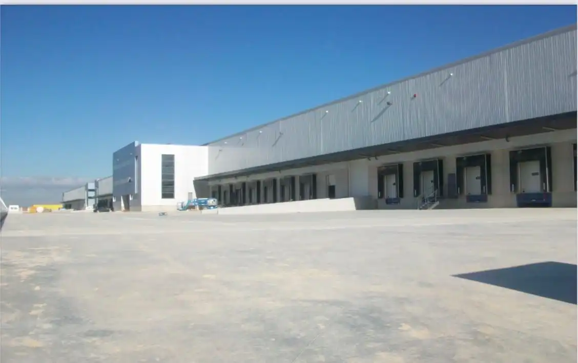 Exterior view of Industrial buildings for rent in Carmona