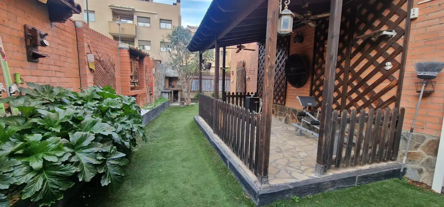 Garden of Detached homes for sale in Zaragoza  with Air Conditioner, Heating and Private garden