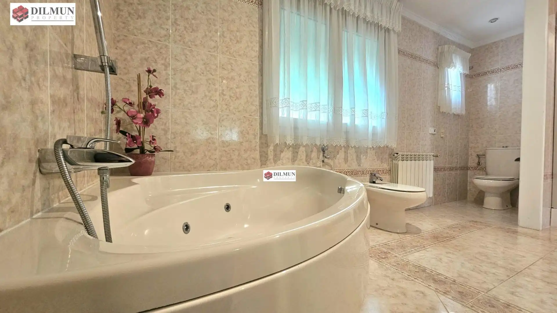 Bathroom of Houses for sale in Mijas  with Air Conditioner, Heating and Terrace