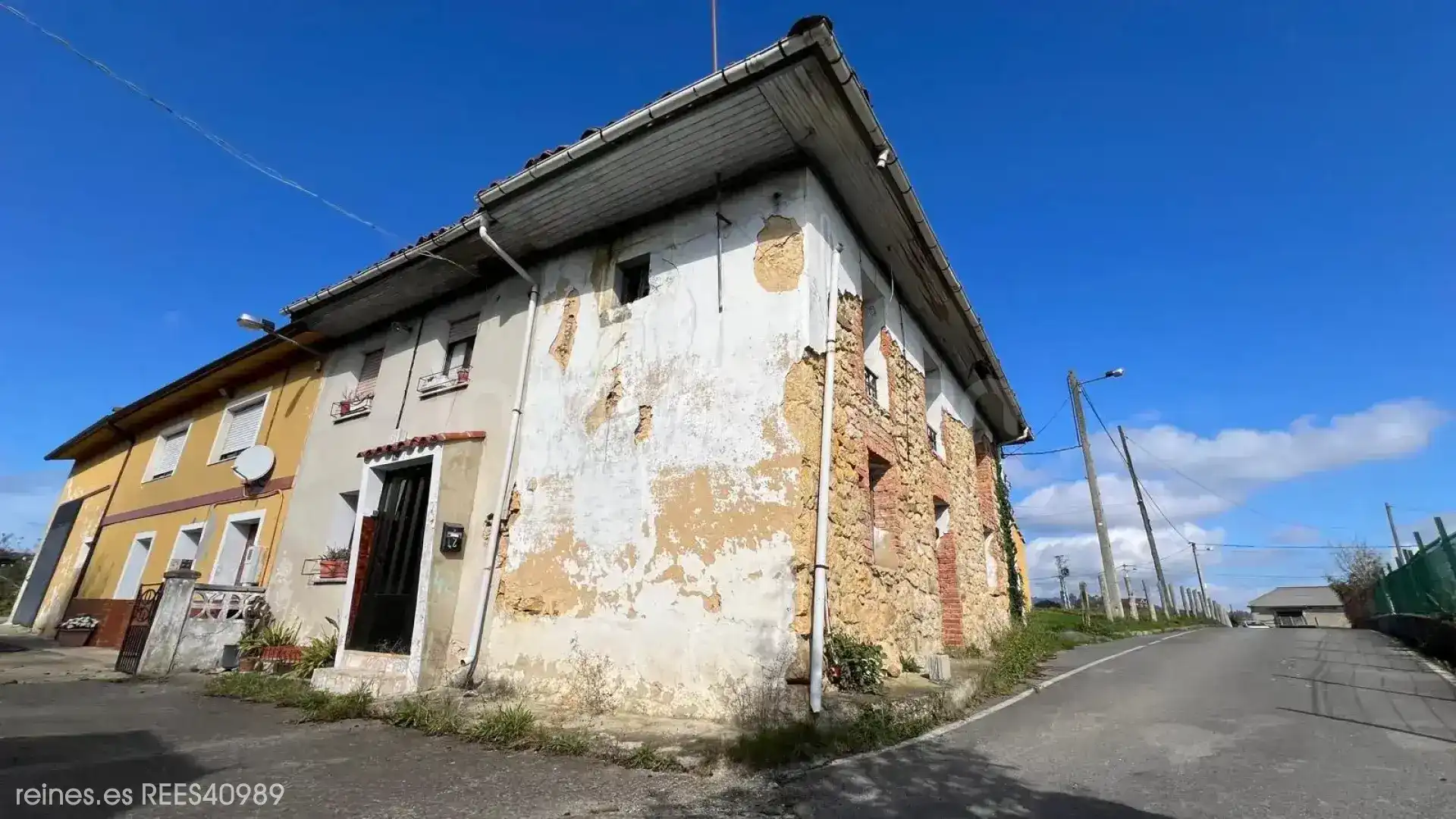 Vista exterior de Casa adosada en venta en Nava, Asturias