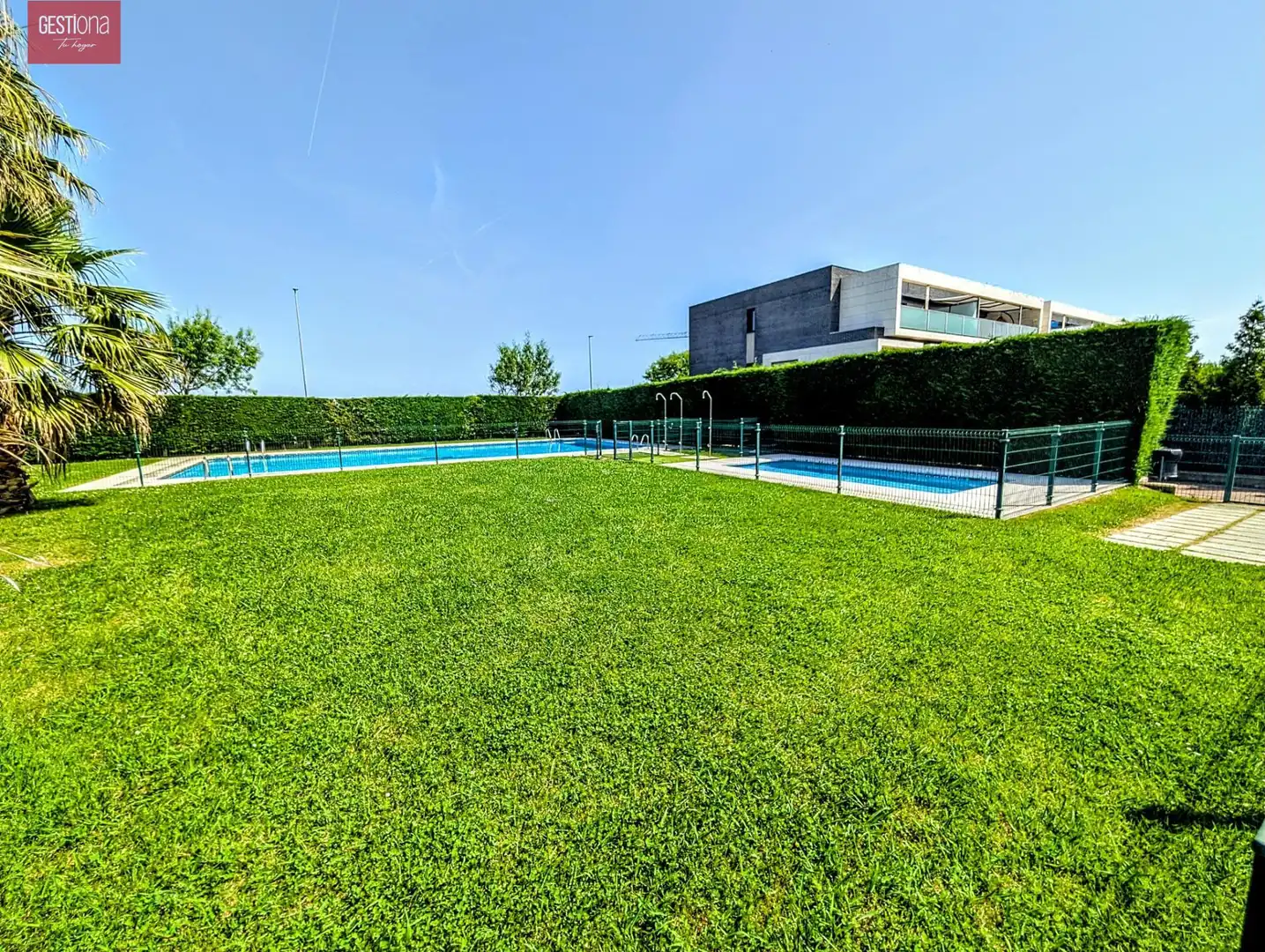 Piscina de Planta baixa en venda en Santander amb Calefacció, Jardí privat i Terrassa