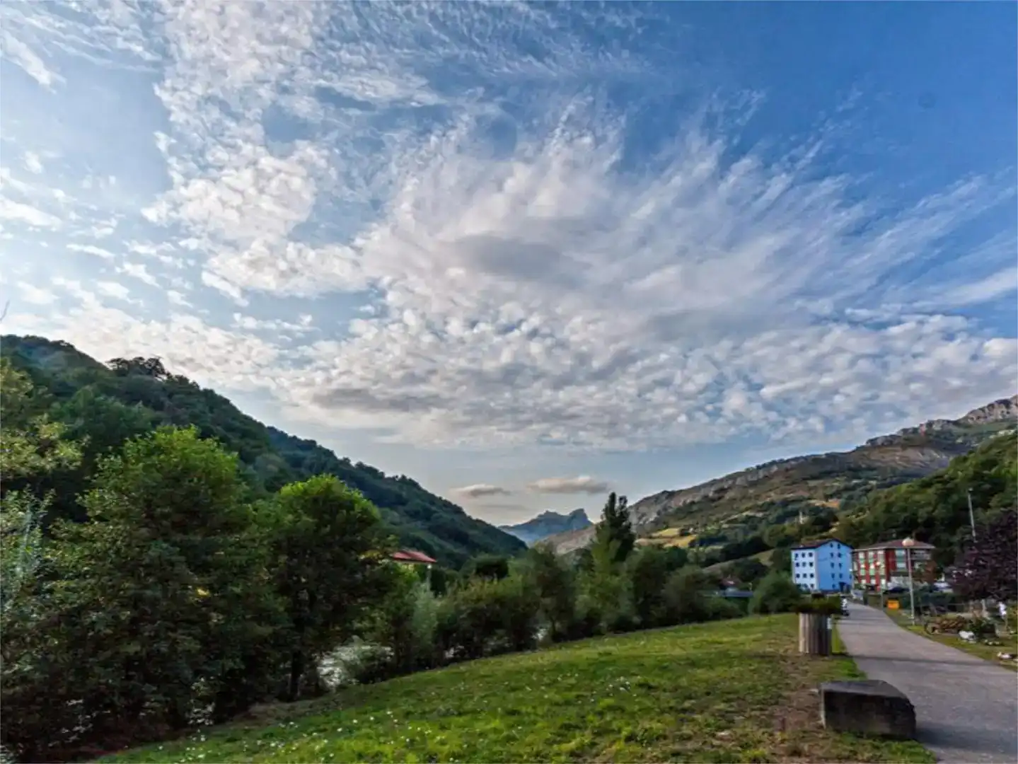 Außenansicht von Wohnung zur Miete in Aller, Asturias