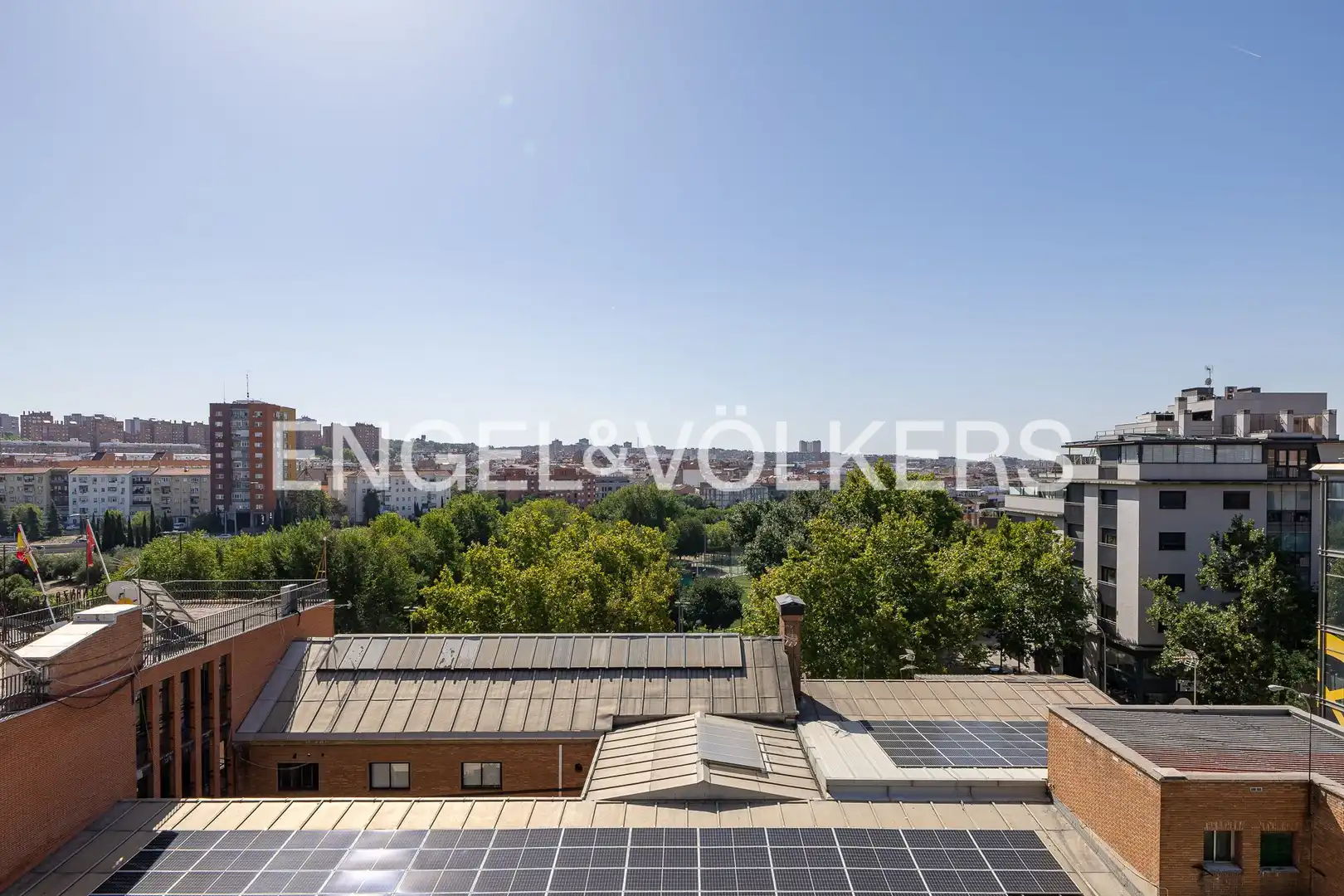 Terrace of Flat for rent in Madrid  with Air Conditioner, Heating and Private garden