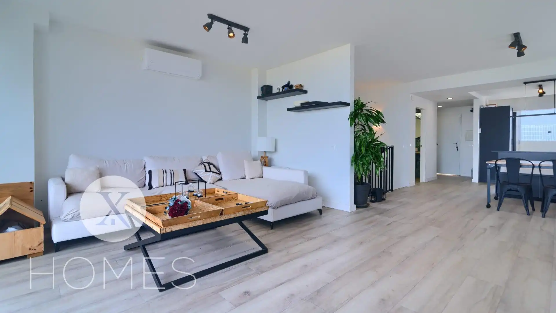 Sala d'estar de Casa o xalet en venda en Chiva amb Aire condicionat, Jardí privat i Terrassa