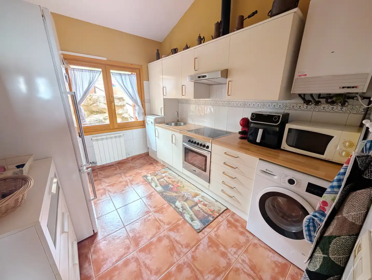 Cuina de Casa o xalet en venda en Camprodon amb Jardí privat i Terrassa