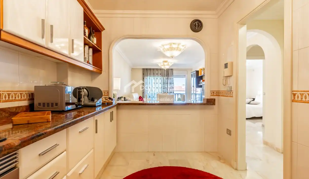Küche von Wohnung zum Verkauf in Santiago del Teide mit Terrasse, Abstellraum und Schwimmbad