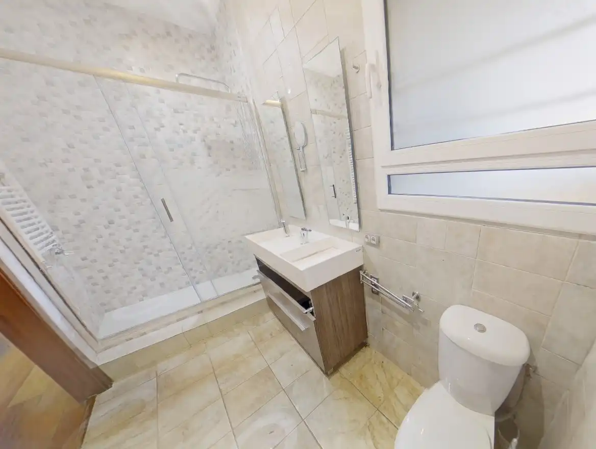 Baño de Piso en venta en Barcelona con Aire acondicionado, Calefacción y Terraza