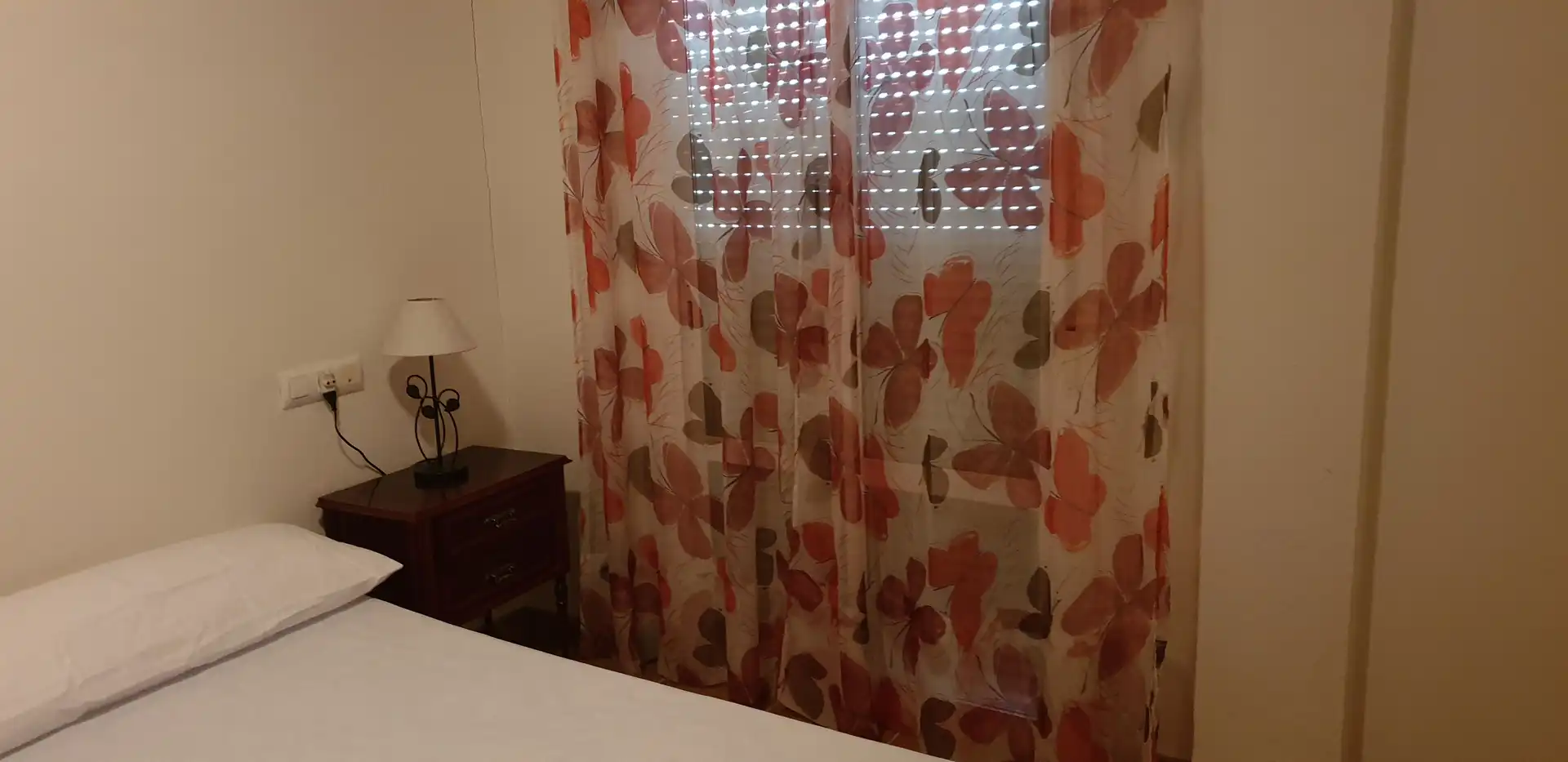 Dormitori de Apartament en venda en El Bosque amb Moblat