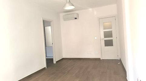 Foto 4 de Piso en venta en Los Castillejos - La Trinidad, Málaga Capital