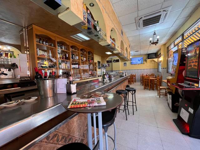 Local comercial en Venta en Calle de la Alianza en Los Rosales