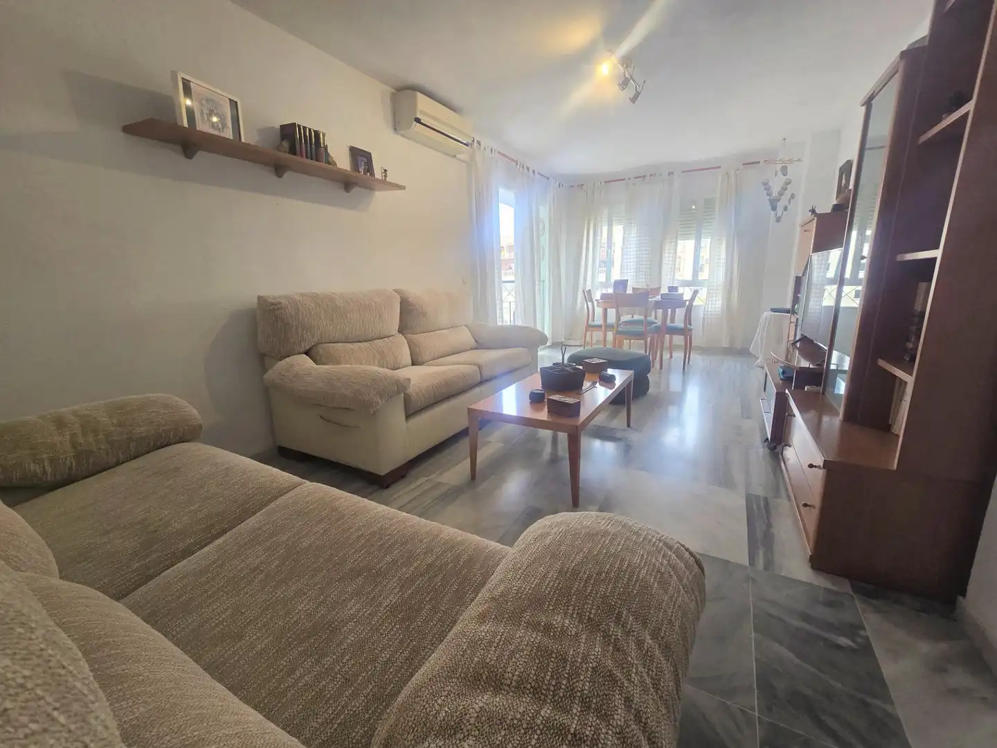 Sala d'estar de Pis en venda en Torremolinos amb Aire condicionat, Terrassa i Traster