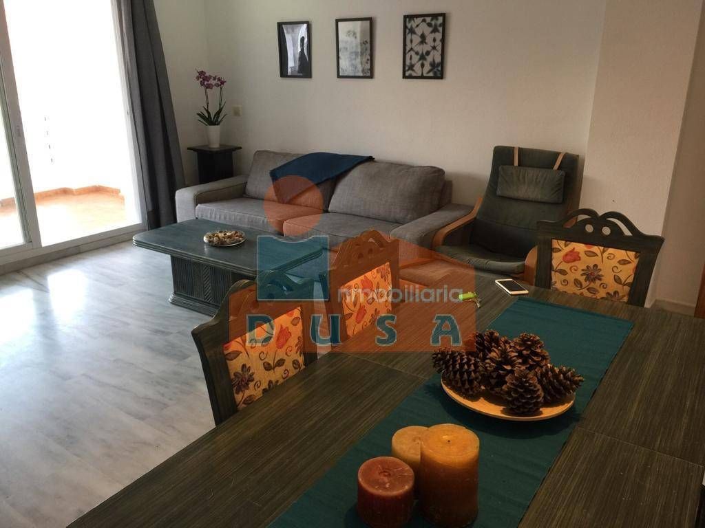 Sala d'estar de Pis en venda en Marbella amb Terrassa, Piscina i Moblat