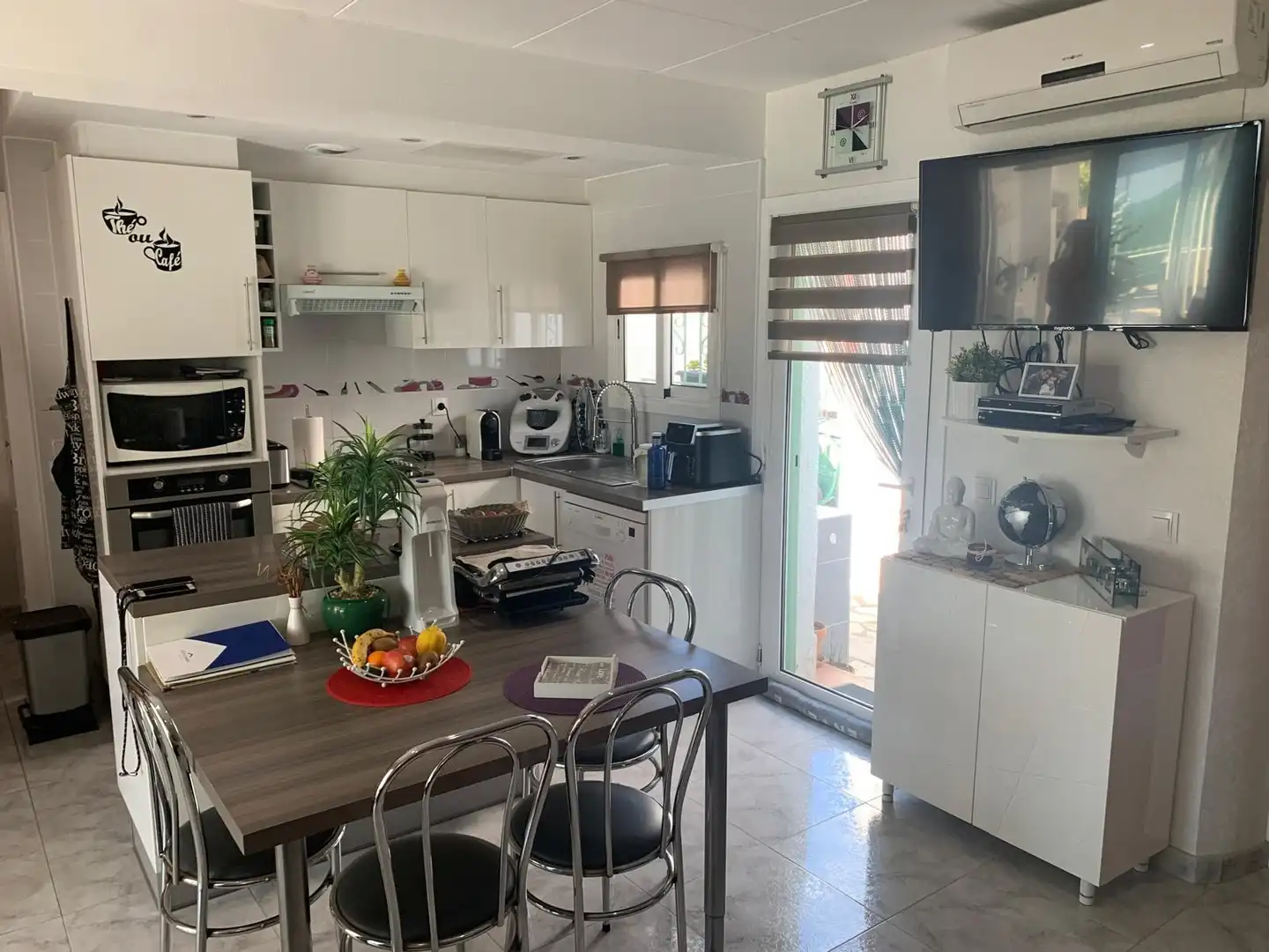 Cocina de Casa adosada en venta en Roses con Aire acondicionado, Calefacción y Jardín privado