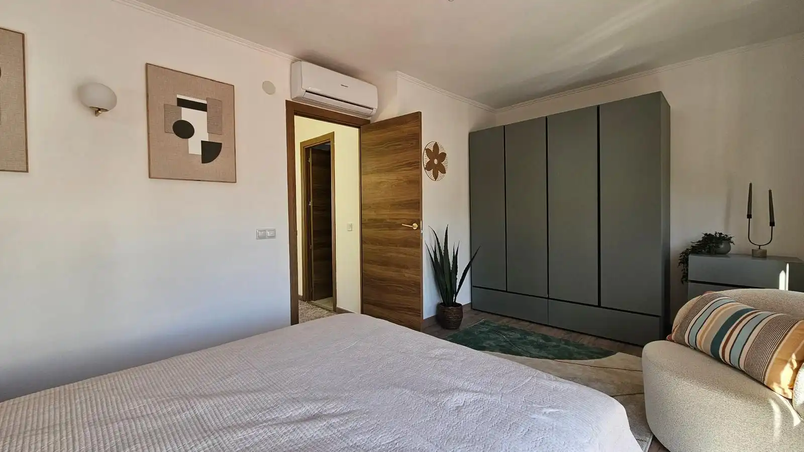 Habitación de Casa adosada en venta en Marbella con Aire acondicionado, Calefacción y Jardín privado