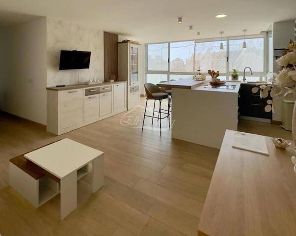 Piso en Venta en Duggi - Rambla - Los Hoteles