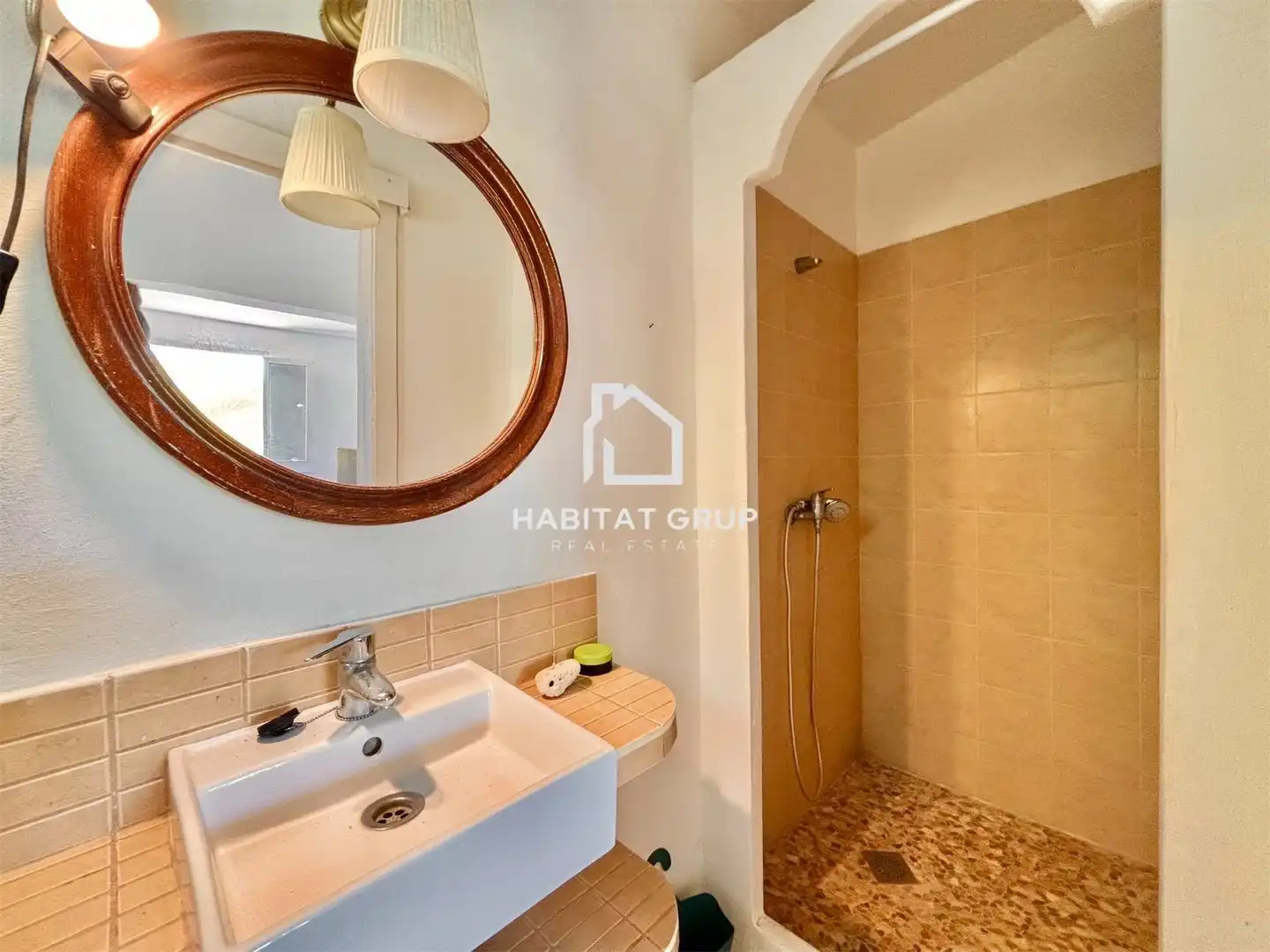 Badezimmer von Haus oder Chalet zum Verkauf in Sant Lluís mit Klimaanlage, Heizung und Privatgarten