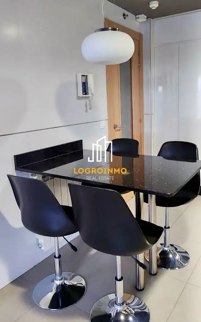 Wohnung zum Verkauf in  Logroño mit Klimaanlage, Heizung und Terrasse
