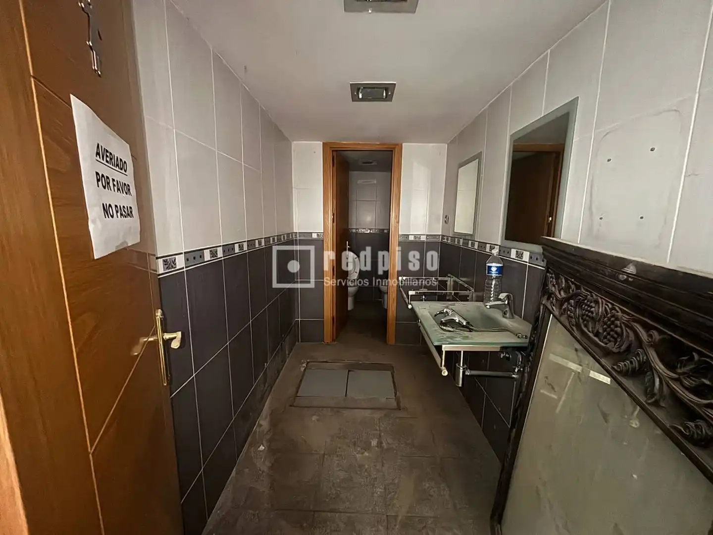 Bathroom of Commercial properties for sale in Madrid