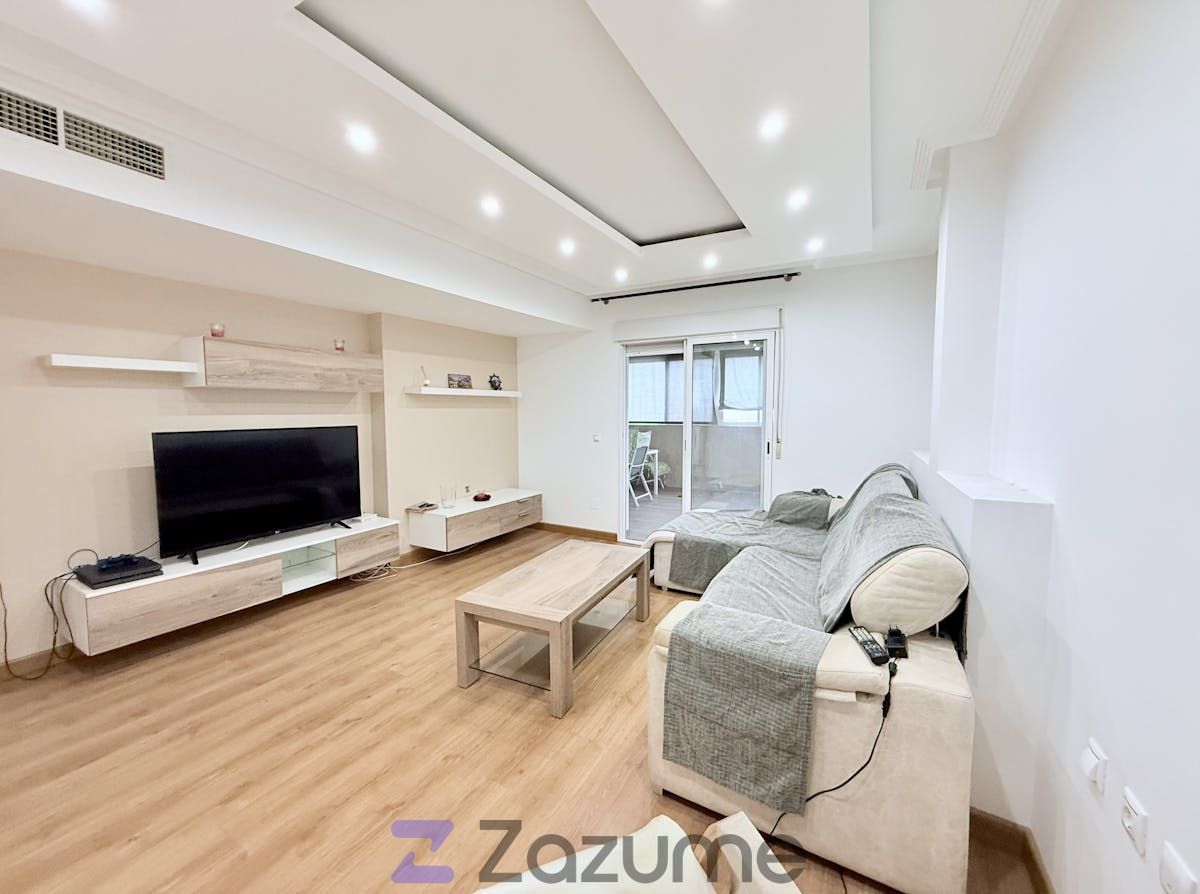 Sala d'estar de Àtic de lloguer en  Murcia Capital amb Aire condicionat, Terrassa i Traster